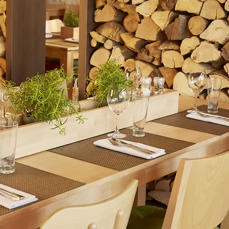 Ξενοδοχείο H+